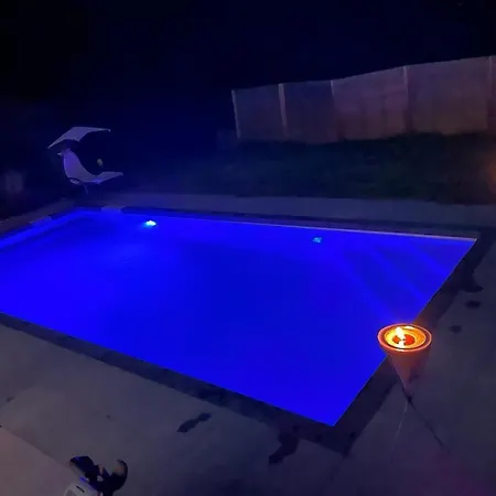 5 Personnes Avec Acces Piscine Et Jacuzzi *