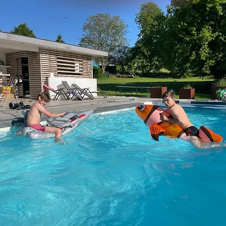 Apartment 5 Personnes Avec Acces Piscine Et Jacuzzi