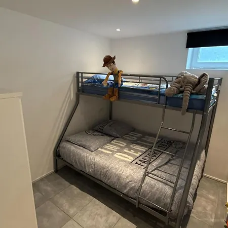 5 Personne Avec Acces Piscine Jacuzzi Disponibilite Saisonniere New Management ! Villers-la-Ville