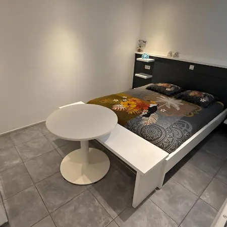 5 Personne Avec Acces Piscine Jacuzzi Disponibilite Saisonniere New Management ! *