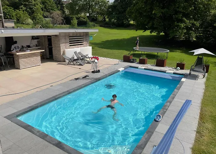5 Personne Avec Accès Piscine Jacuzzi Disponibilité Saisonnière New Management ! Appartement