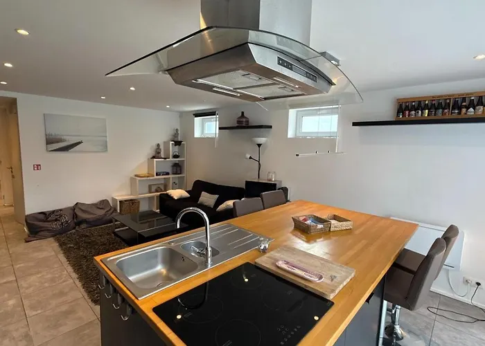 5 Personne Avec Accès Piscine Jacuzzi Disponibilité Saisonnière New Management ! Appartement *